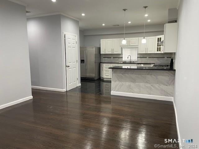 4 Newfield St #1stFL - Photo 3 of 18