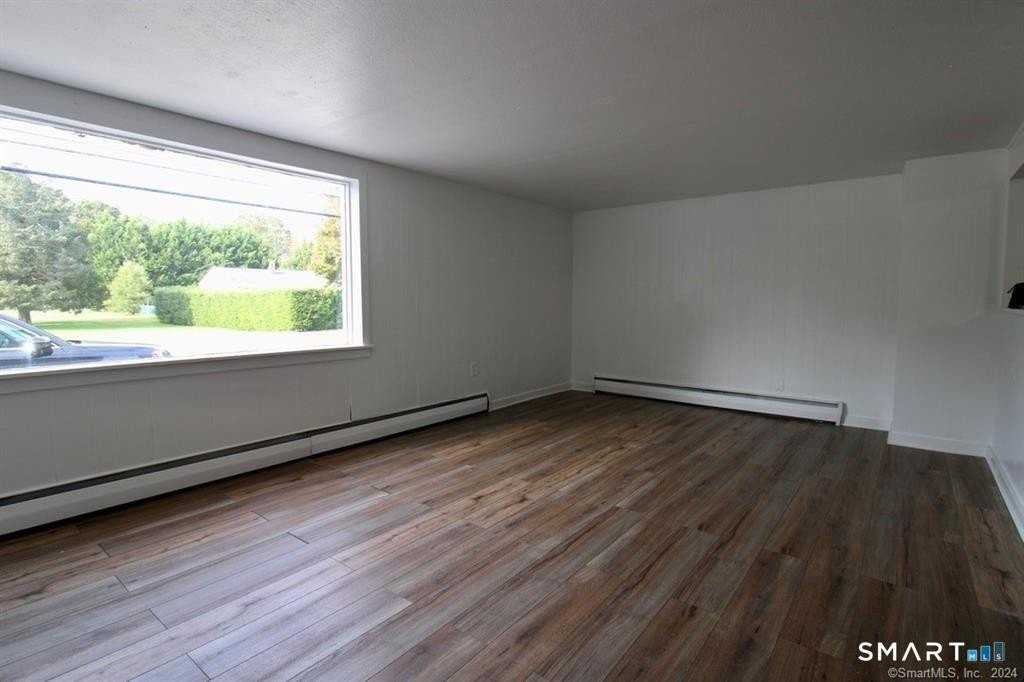 525 Boston Post Rd #1 - Photo 3 of 23