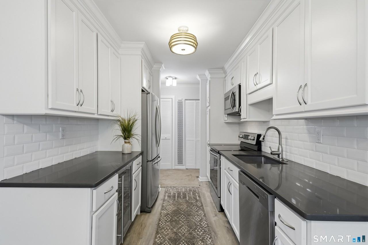 110 Southport Woods Drive #110 - Photo 3 of 22
