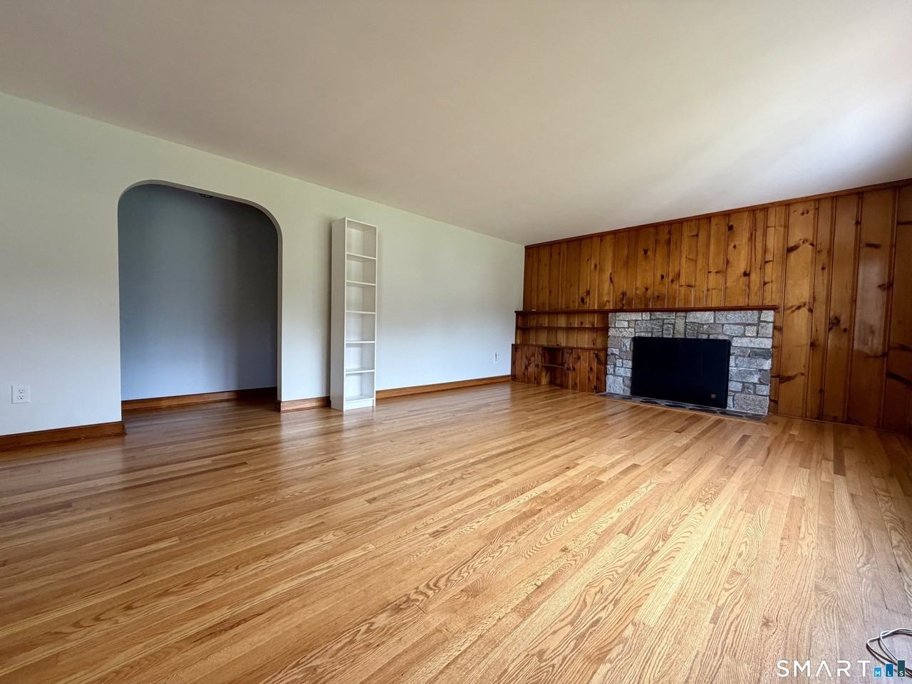 110 Collett St - Photo 2 of 20