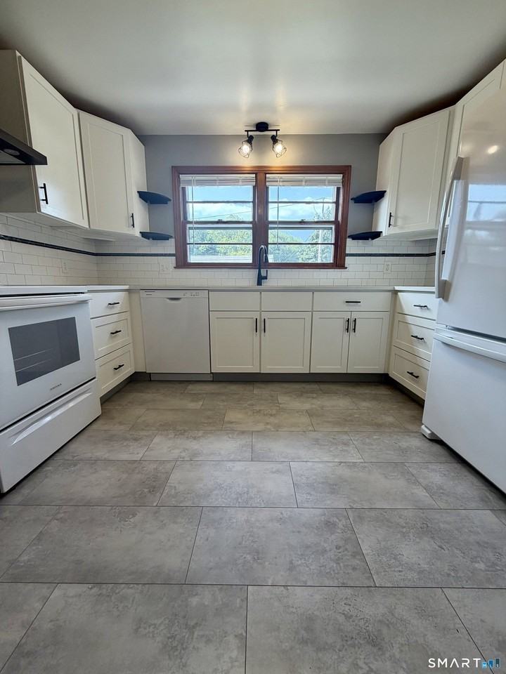 110 Collett St - Photo 5 of 20