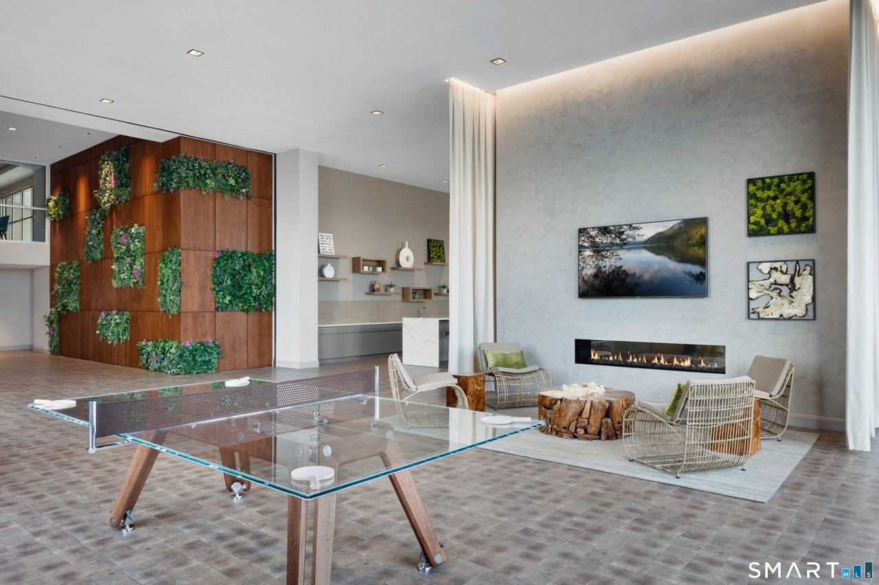 850 Pacific St #421 - Photo 4 of 18