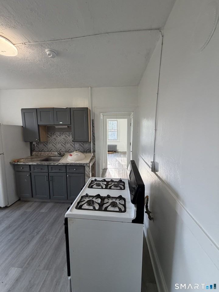 106 Wadsworth St #C2 - Photo 7 of 8