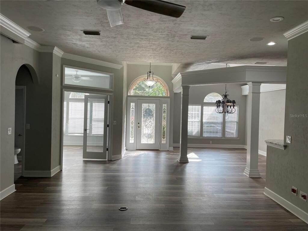 4072 Nw 37th Ter - Photo 2 of 26