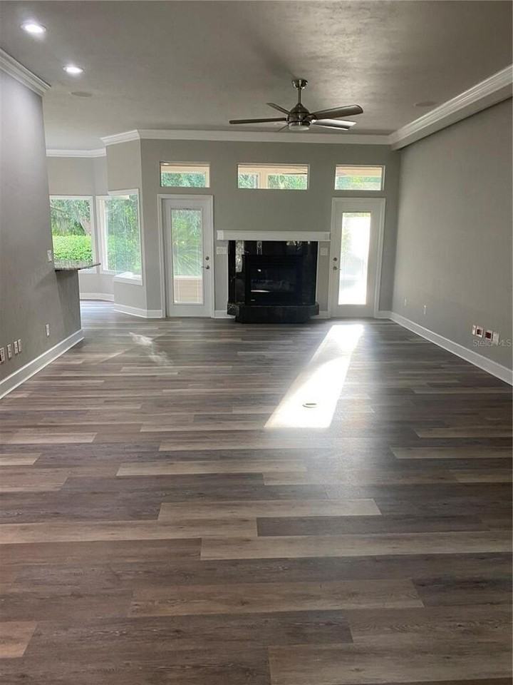 4072 Nw 37th Ter - Photo 5 of 26