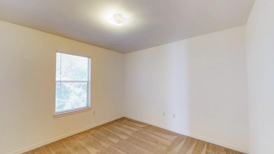 895 Silverwood #3 - Photo 6 of 11