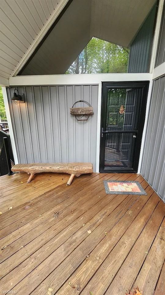 2594 W Arbor Rd #1 - Photo 2 of 25