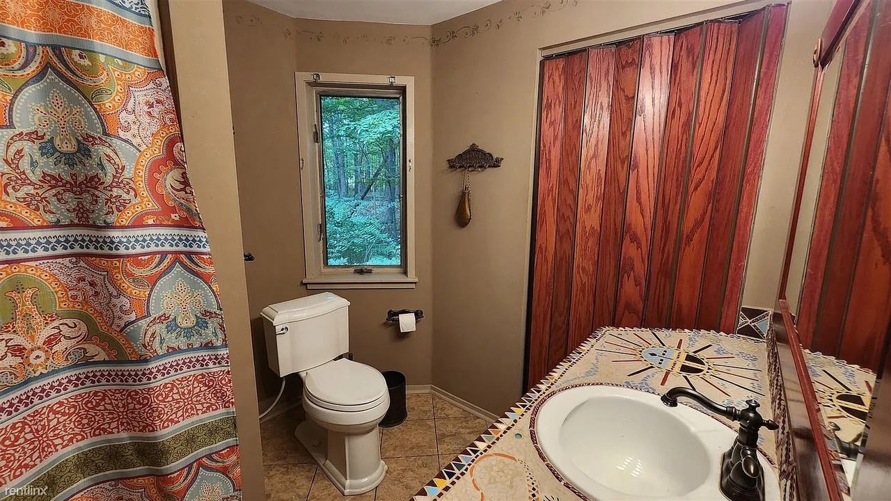 2594 W Arbor Rd #1 - Photo 7 of 25