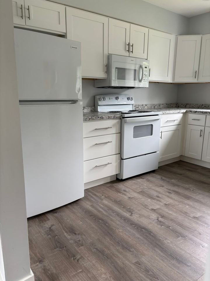 1314 Willowbrook Rd - Photo 3 of 15