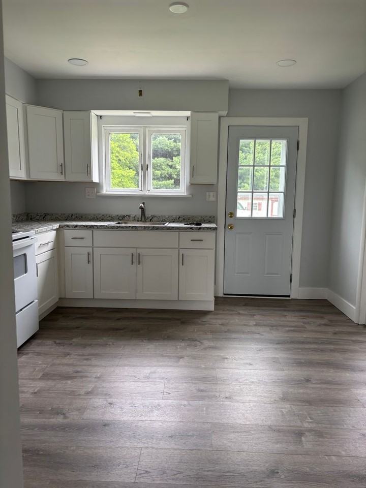 1314 Willowbrook Rd - Photo 4 of 15