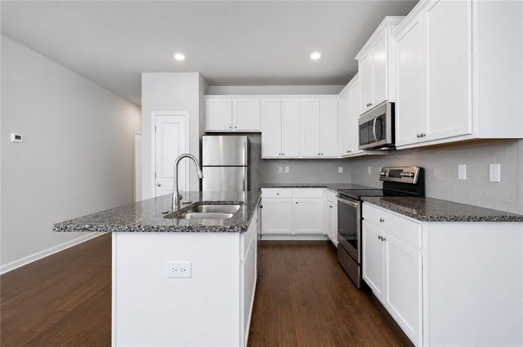 3370 Highbury Way - Photo 7 of 13