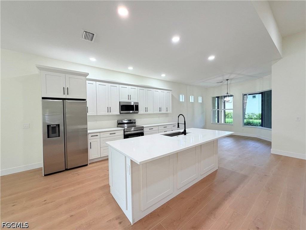 11001 Sea Tropic Ln - Photo 4 of 26