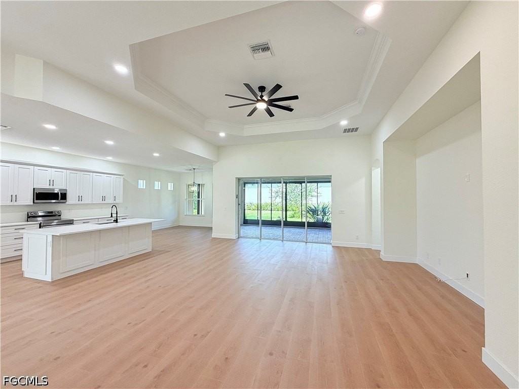 11001 Sea Tropic Ln - Photo 6 of 26
