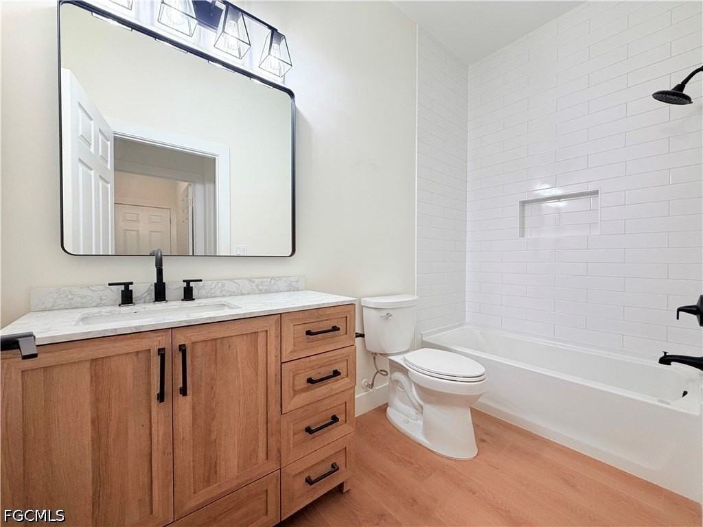 11001 Sea Tropic Ln - Photo 7 of 26