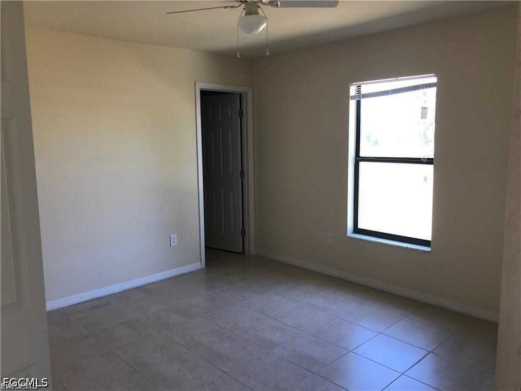 1020 Se 24th Ave - Photo 5 of 6