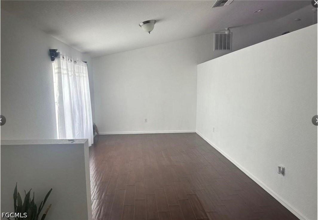 2115 Nw 19th Ave - Photo 4 of 22