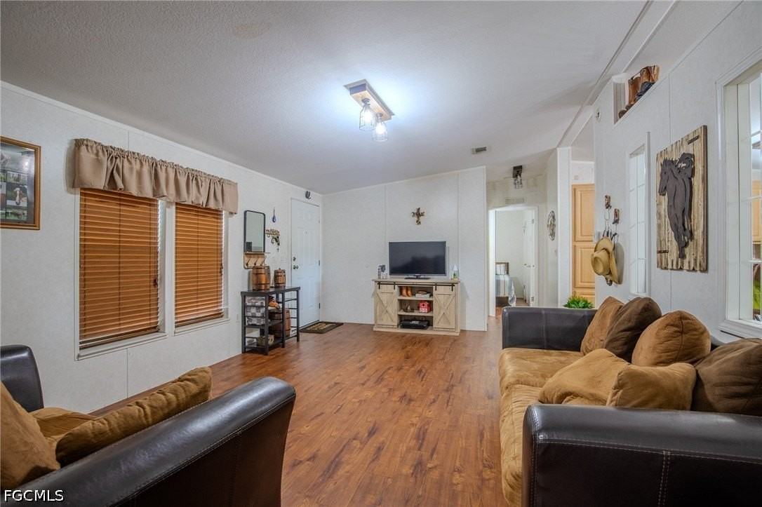 1205 Inverness Ave - Photo 6 of 33