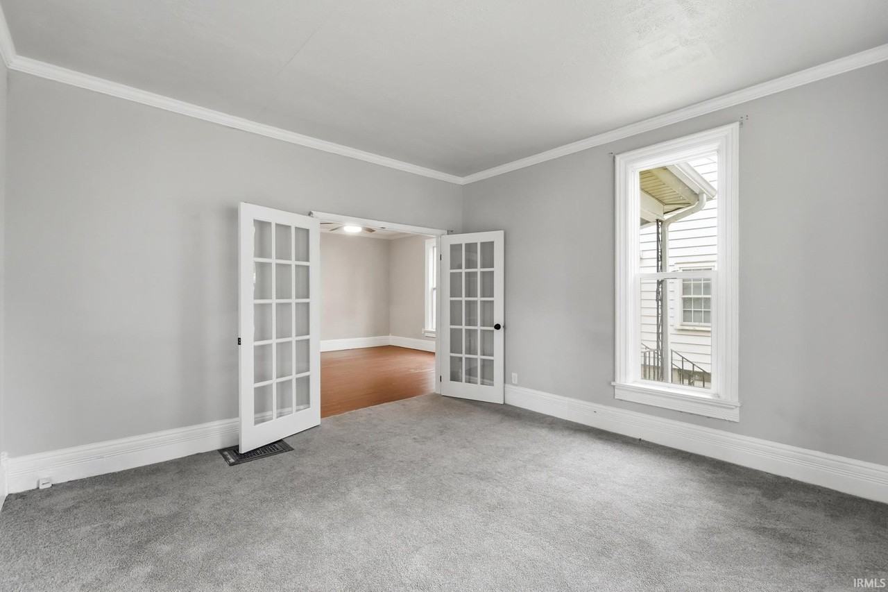 334 W 9th St #1 - Photo 5 of 22