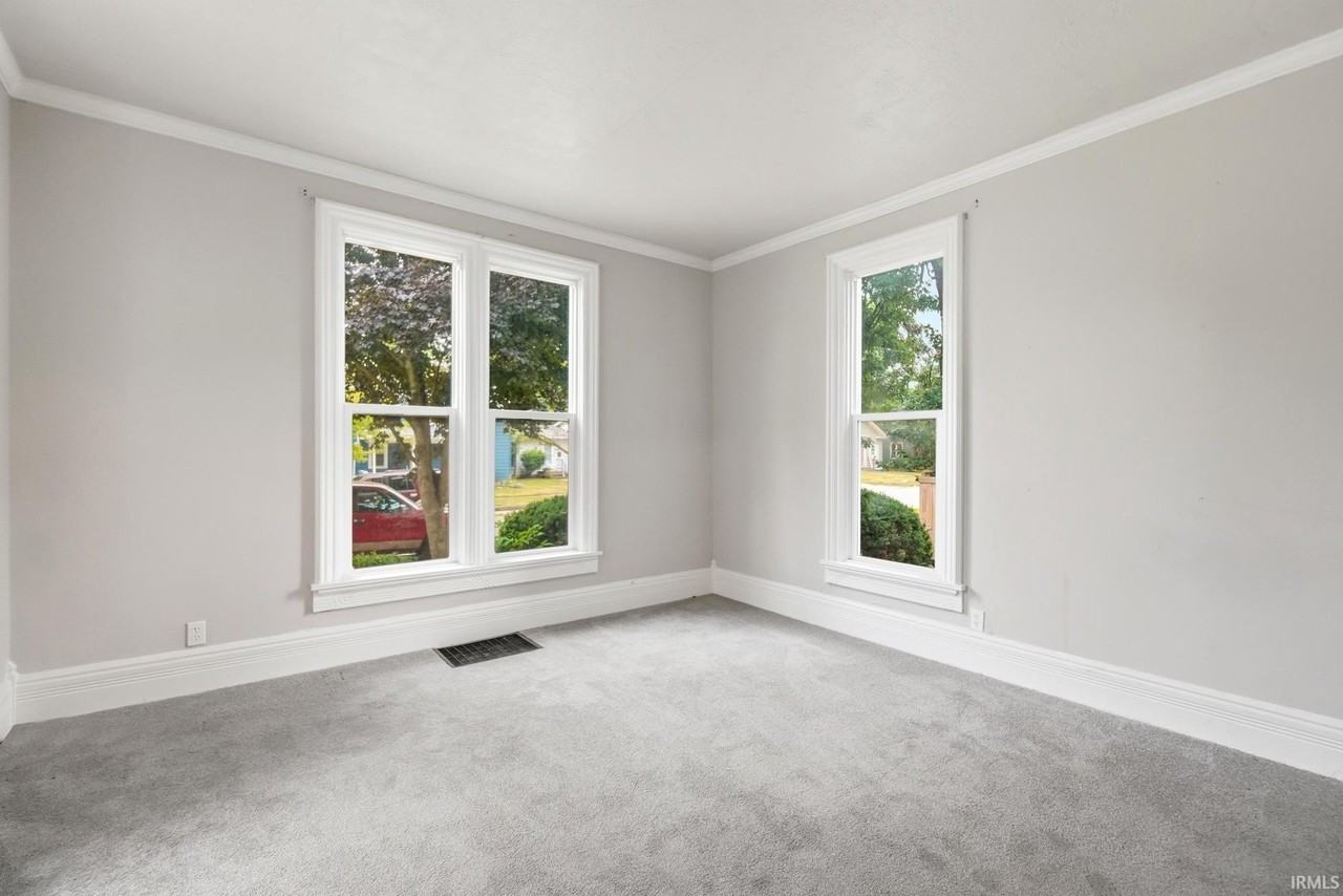 334 W 9th St #1 - Photo 6 of 22