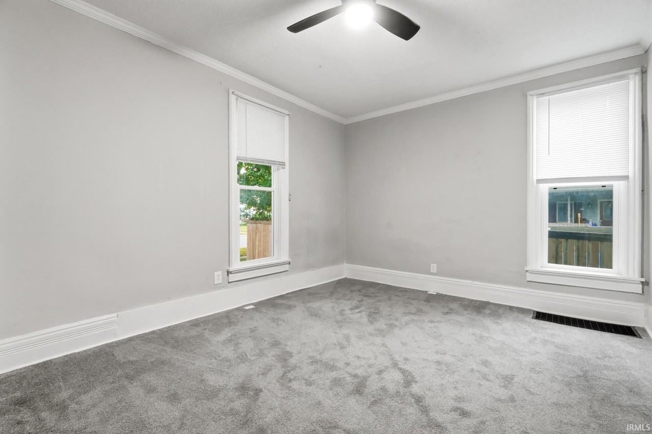 334 W 9th St #1 - Photo 7 of 22