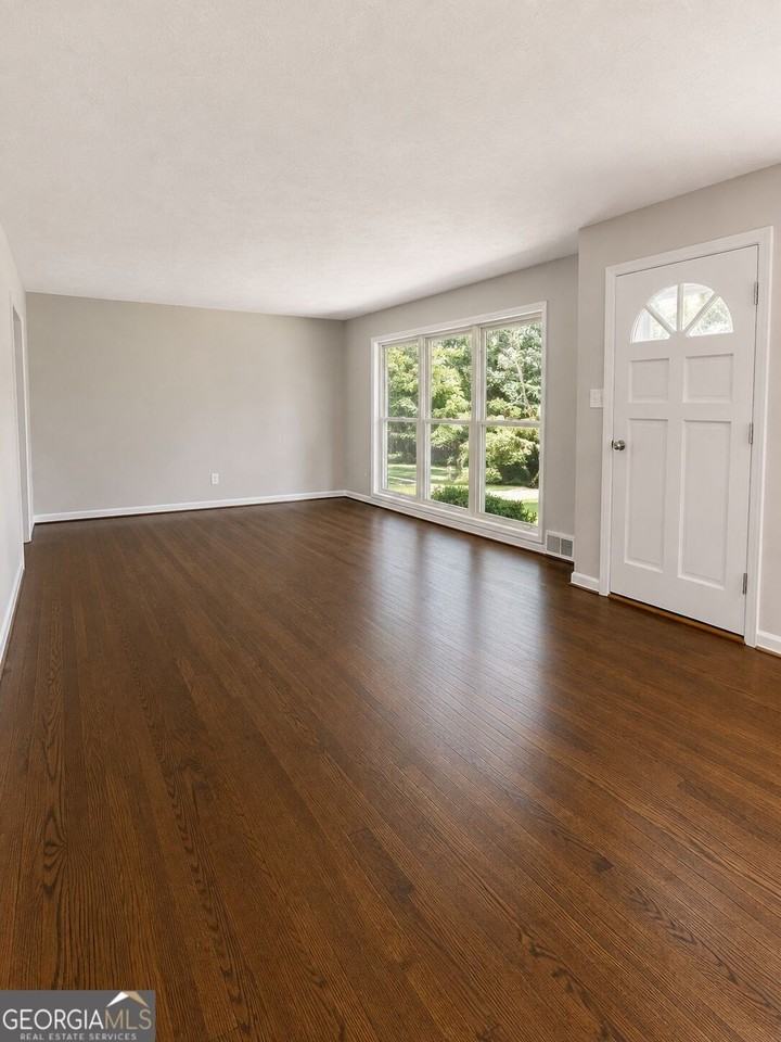 3148 Roberts Rd - Photo 2 of 19