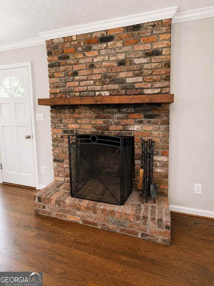 3148 Roberts Rd - Photo 4 of 19