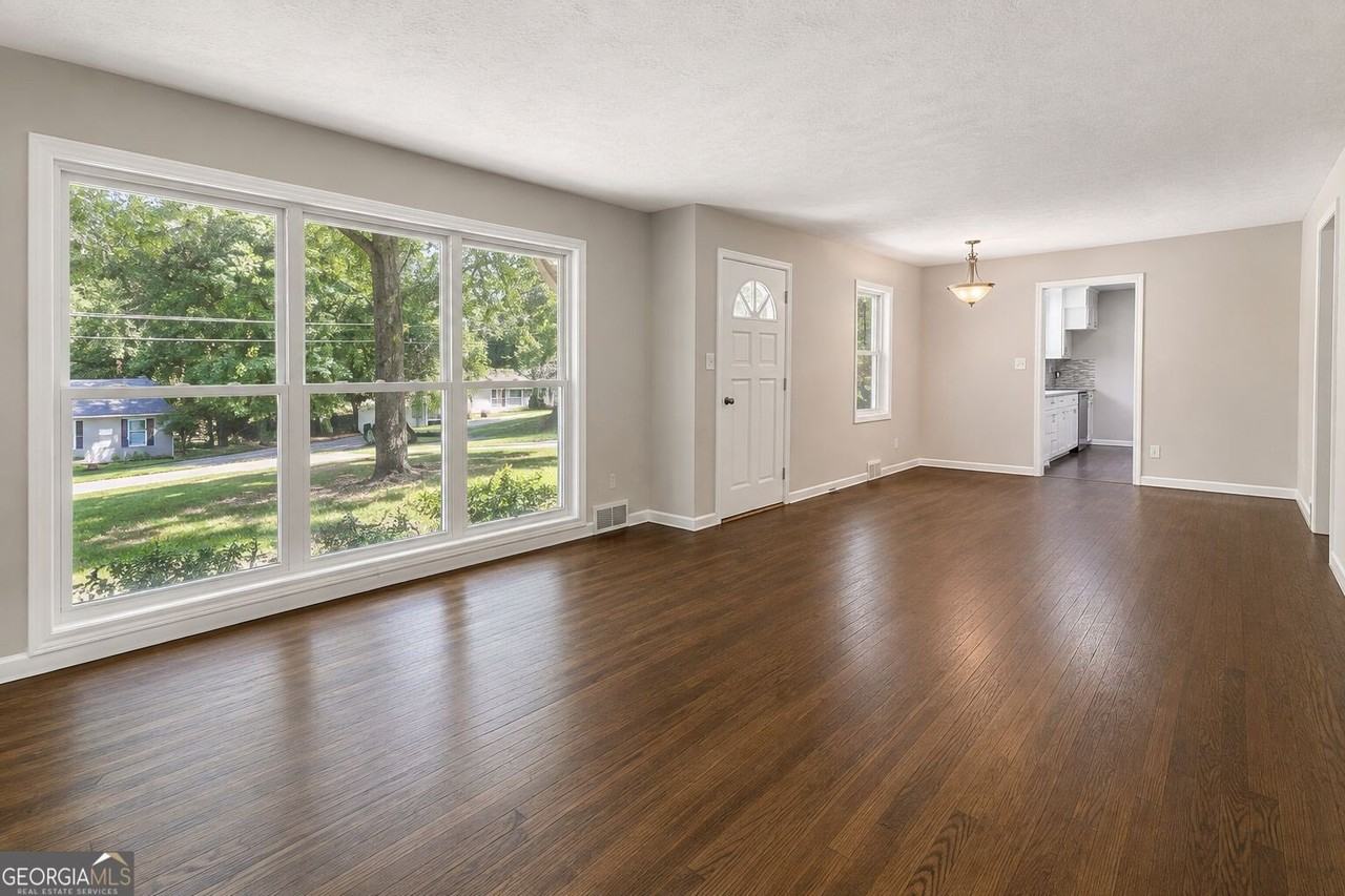 3148 Roberts Rd - Photo 5 of 19