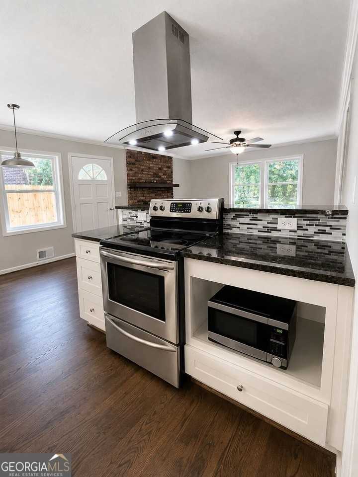3148 Roberts Rd - Photo 6 of 19