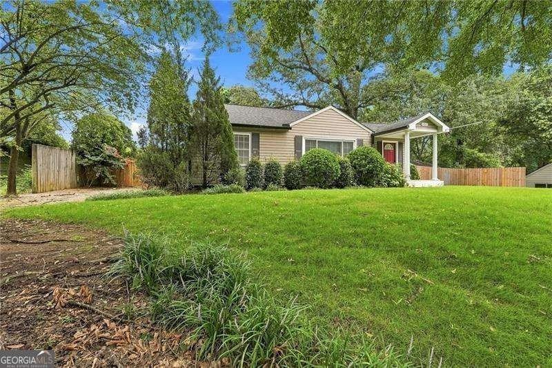 1911 Woodland Hills Ave Nw - Photo 3 of 25