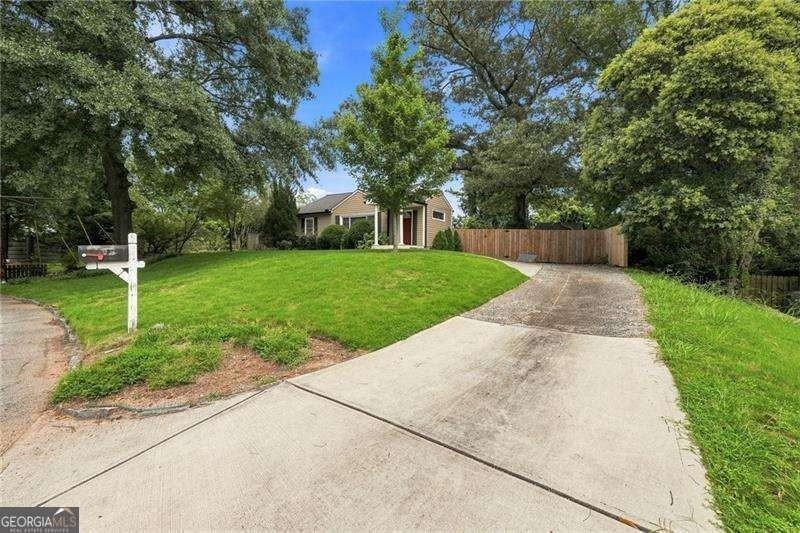 1911 Woodland Hills Ave Nw - Photo 4 of 25