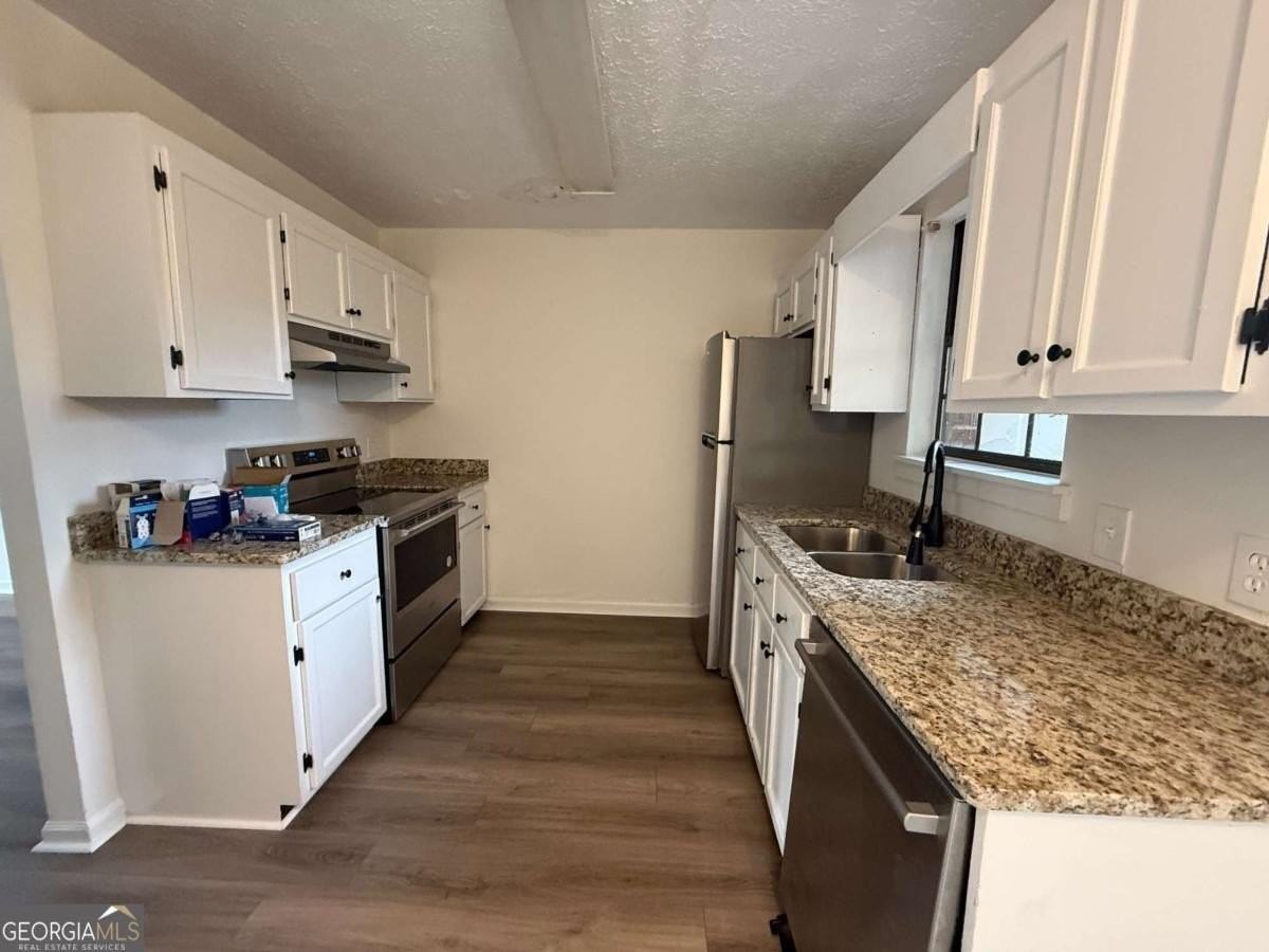 291 W Johnson St #409 - Photo 4 of 10