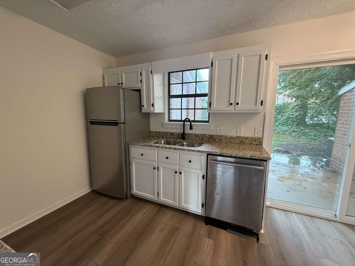 291 W Johnson St #409 - Photo 5 of 10