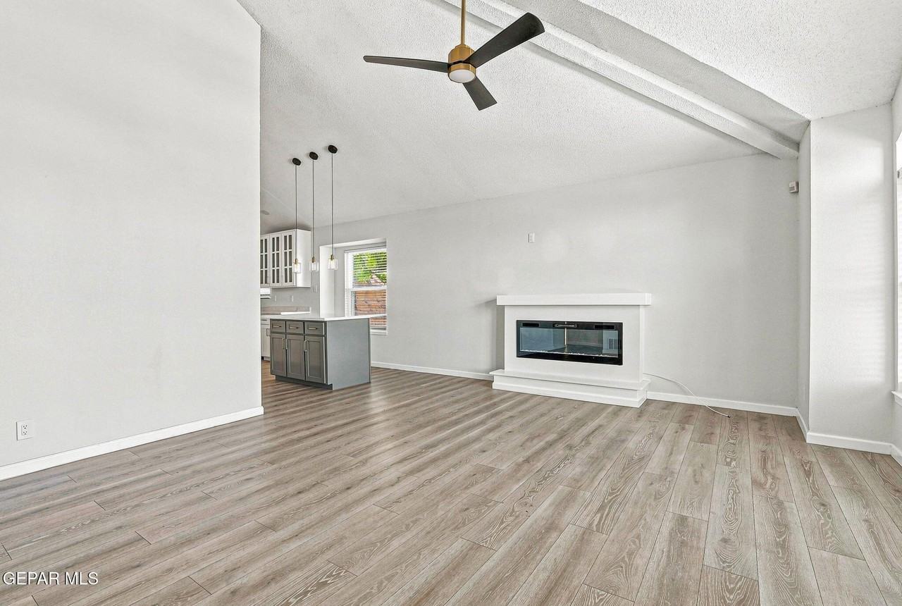 7453 Plaza Taurina Dr - Photo 4 of 24
