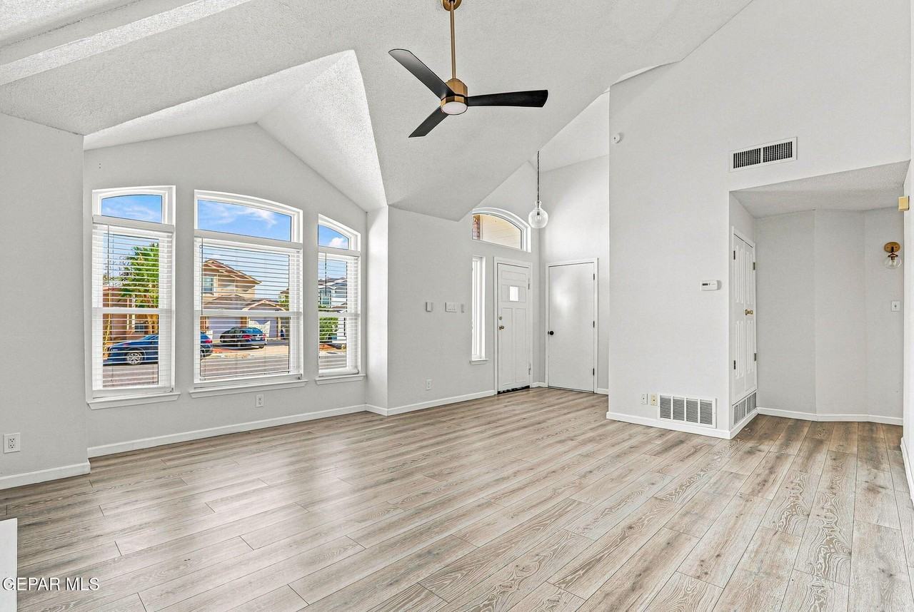 7453 Plaza Taurina Dr - Photo 5 of 24