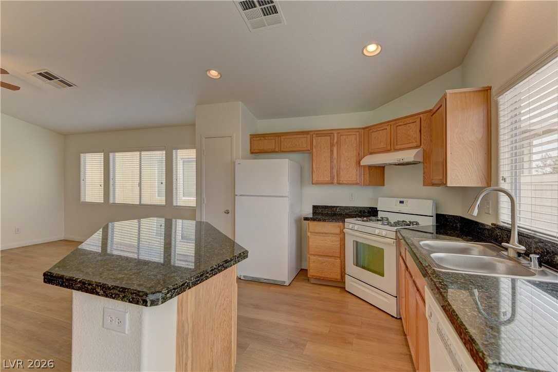 3362 Wrangell Mountain St - Photo 7 of 16