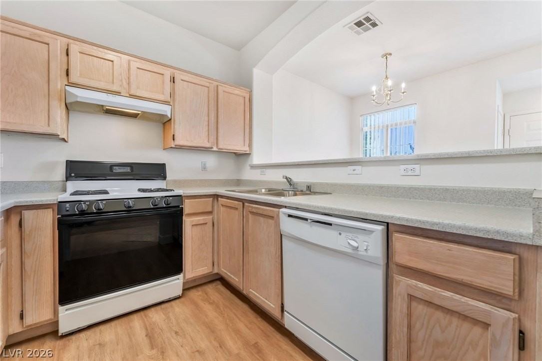 1310 Dusty Creek St - Photo 5 of 18