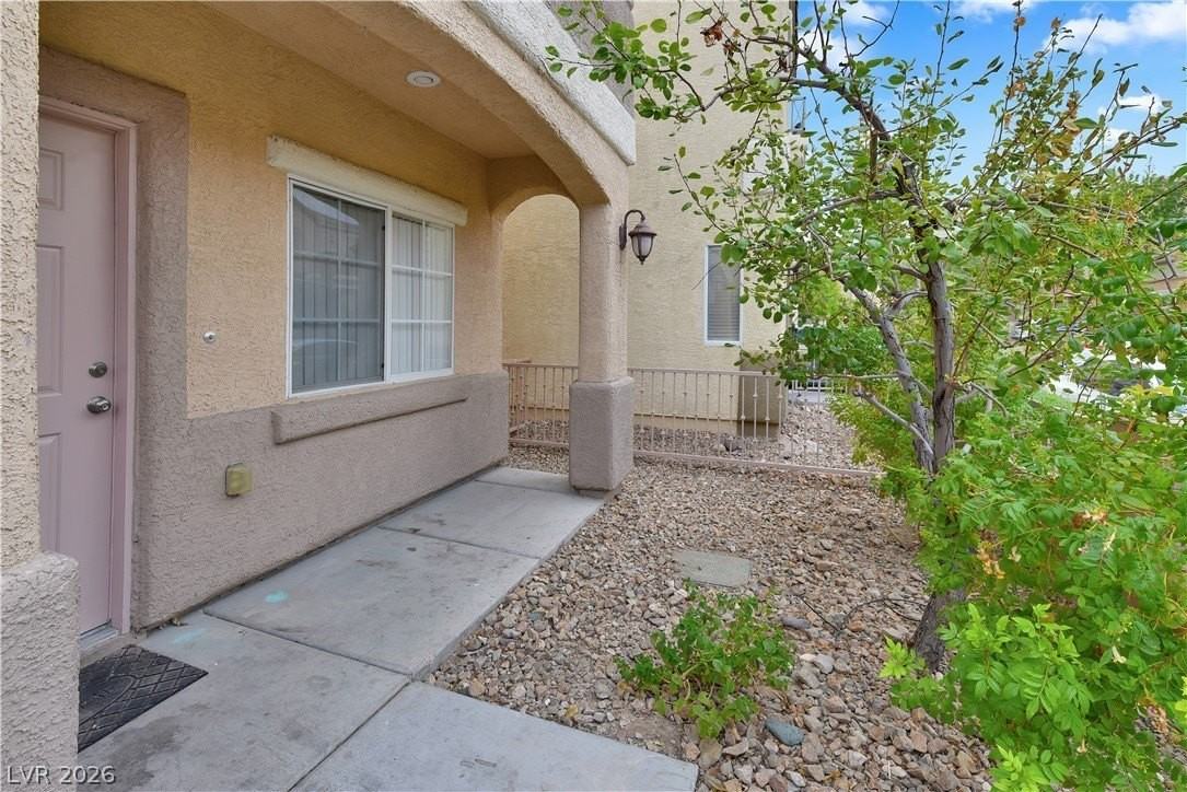 9905 Mustang Creek Way - Photo 3 of 20