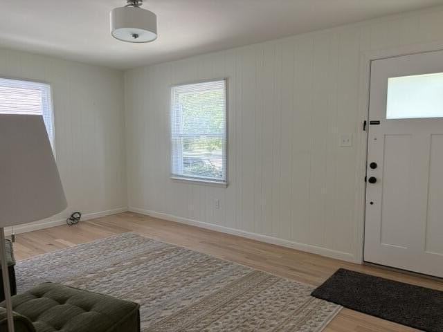 715 Linda Vista St - Photo 3 of 27