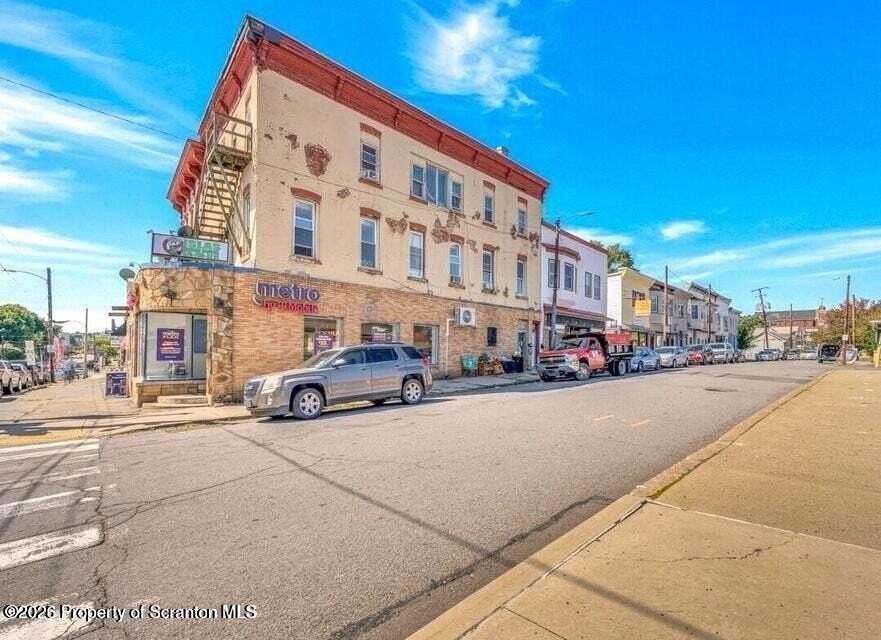 1102 Jackson St - Photo 2 of 20