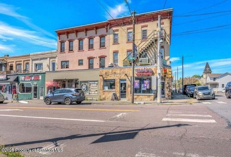 1102 Jackson St - Photo 4 of 20