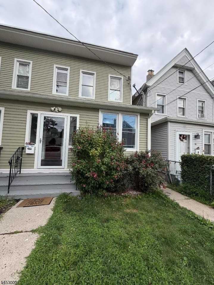 62 Liberty St ## 64 - Photo 2 of 22