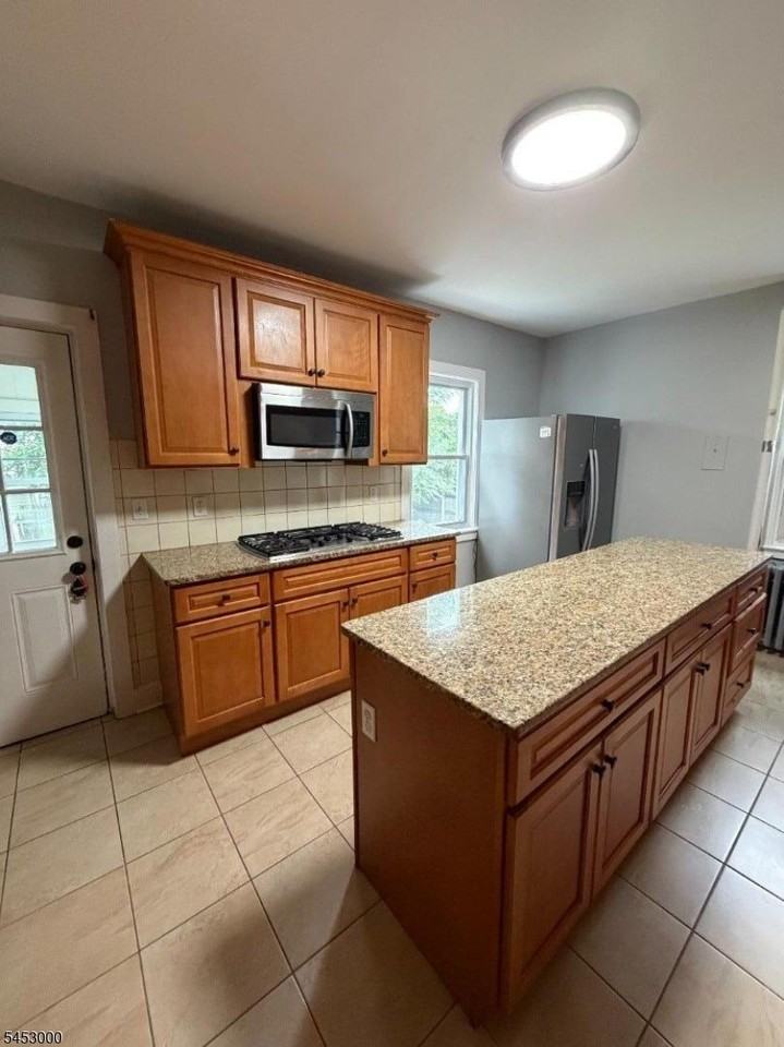 62 Liberty St ## 64 - Photo 4 of 22