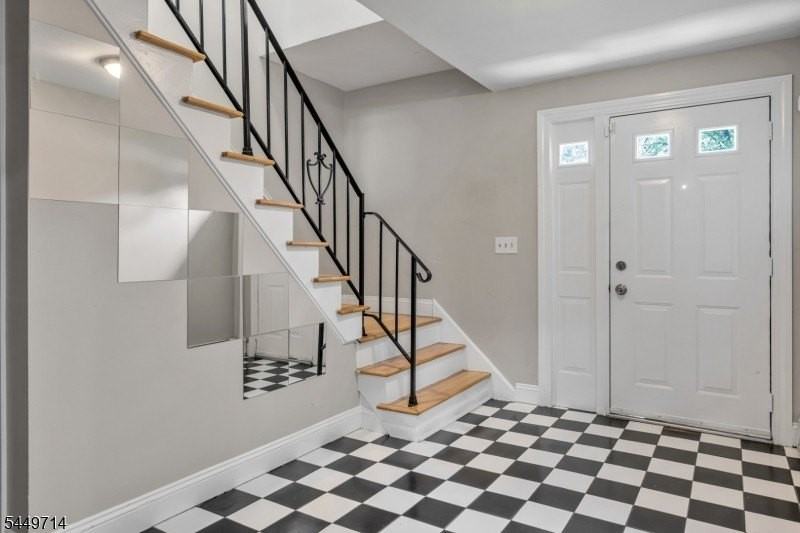 2 Stiles Ln - Photo 2 of 34