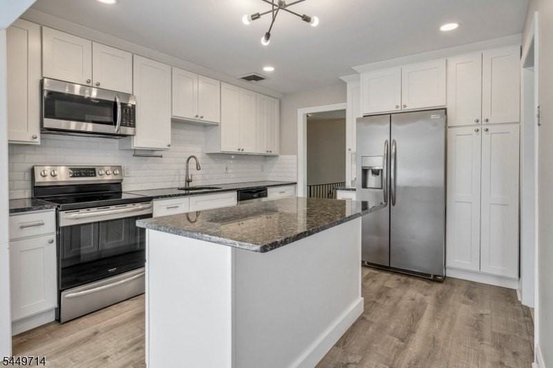 2 Stiles Ln - Photo 4 of 34