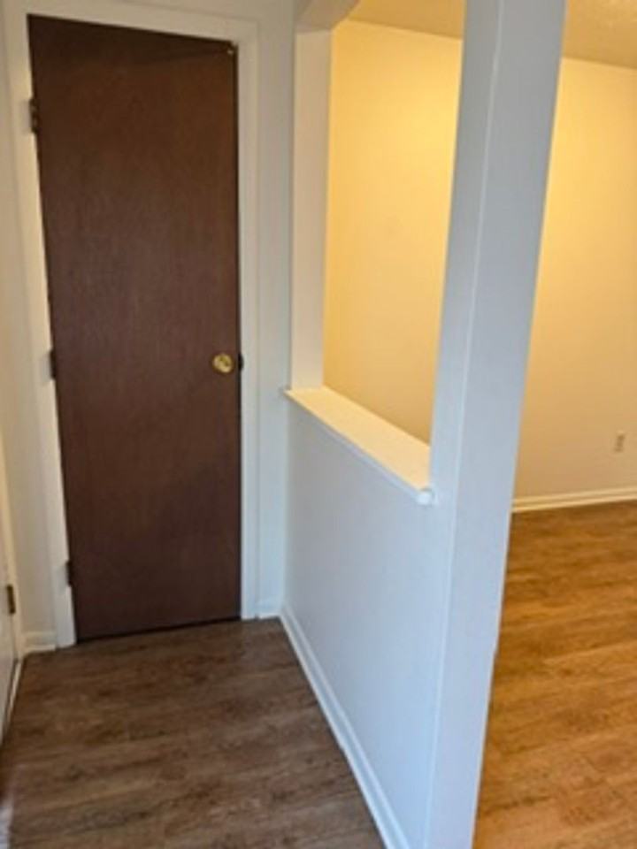 834 Sussex Pl - Photo 3 of 8