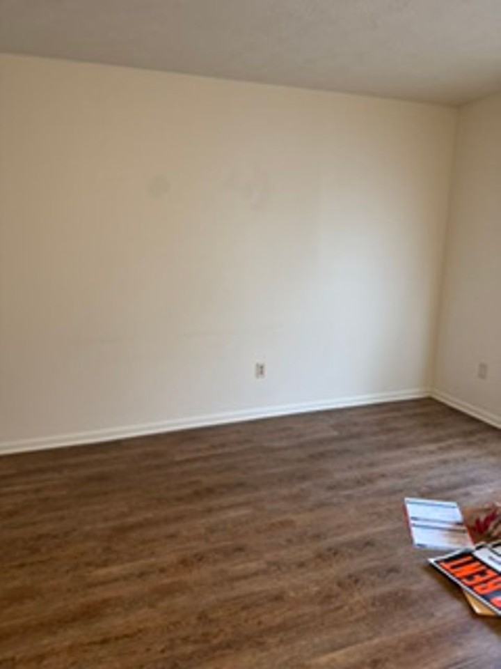 834 Sussex Pl - Photo 6 of 8