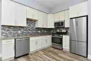 424 Whiton St #405 - Photo 1 of 1