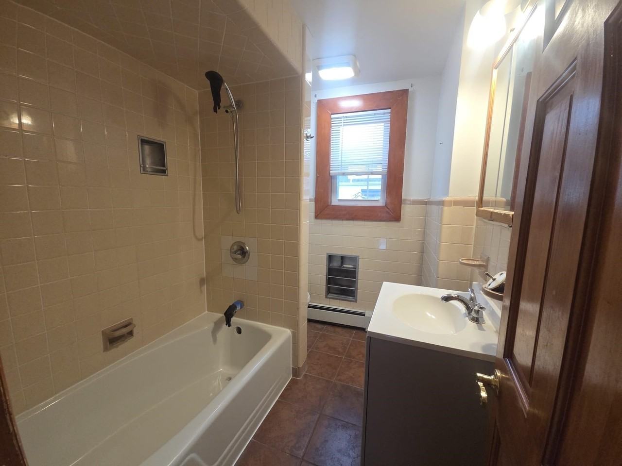 1200 86th St - Photo 7 of 22