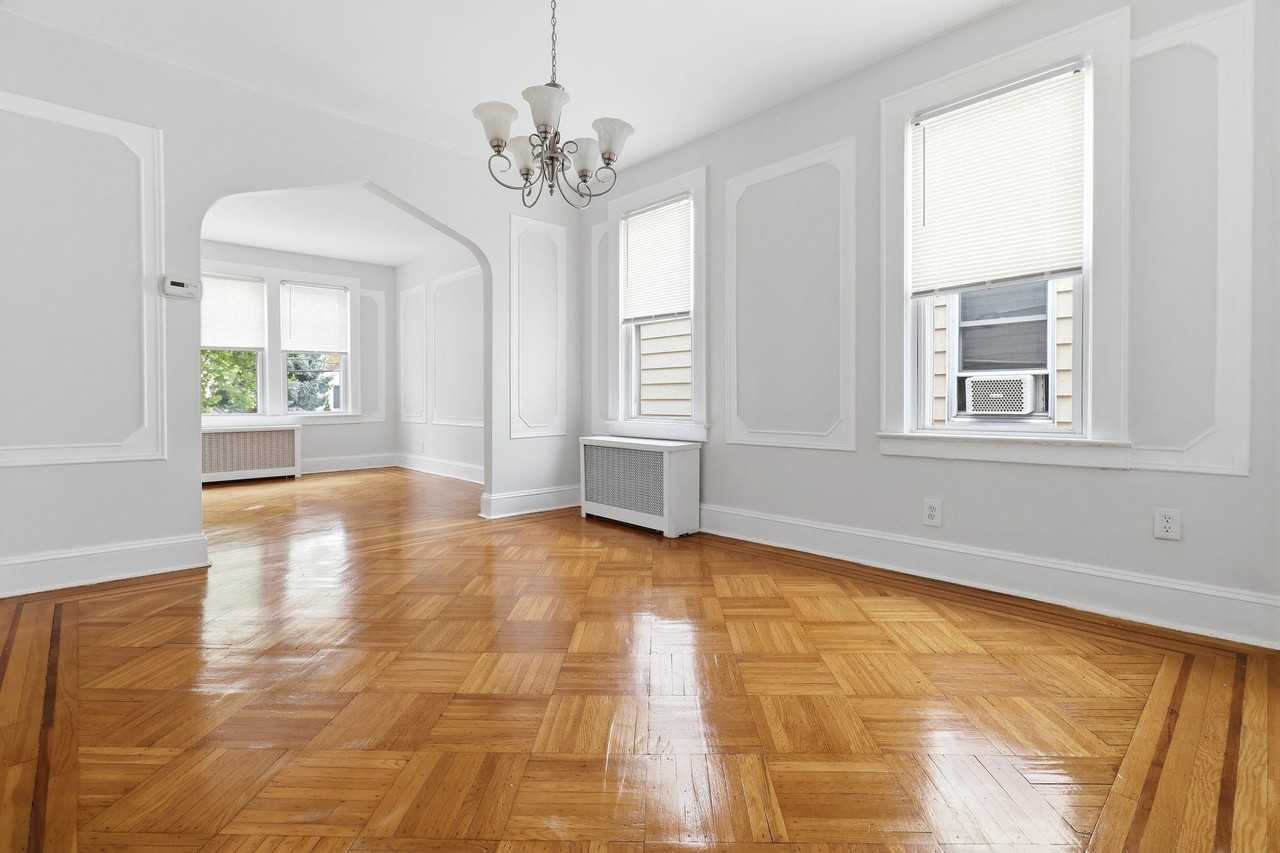 211 Mcadoo Ave - Photo 3 of 19
