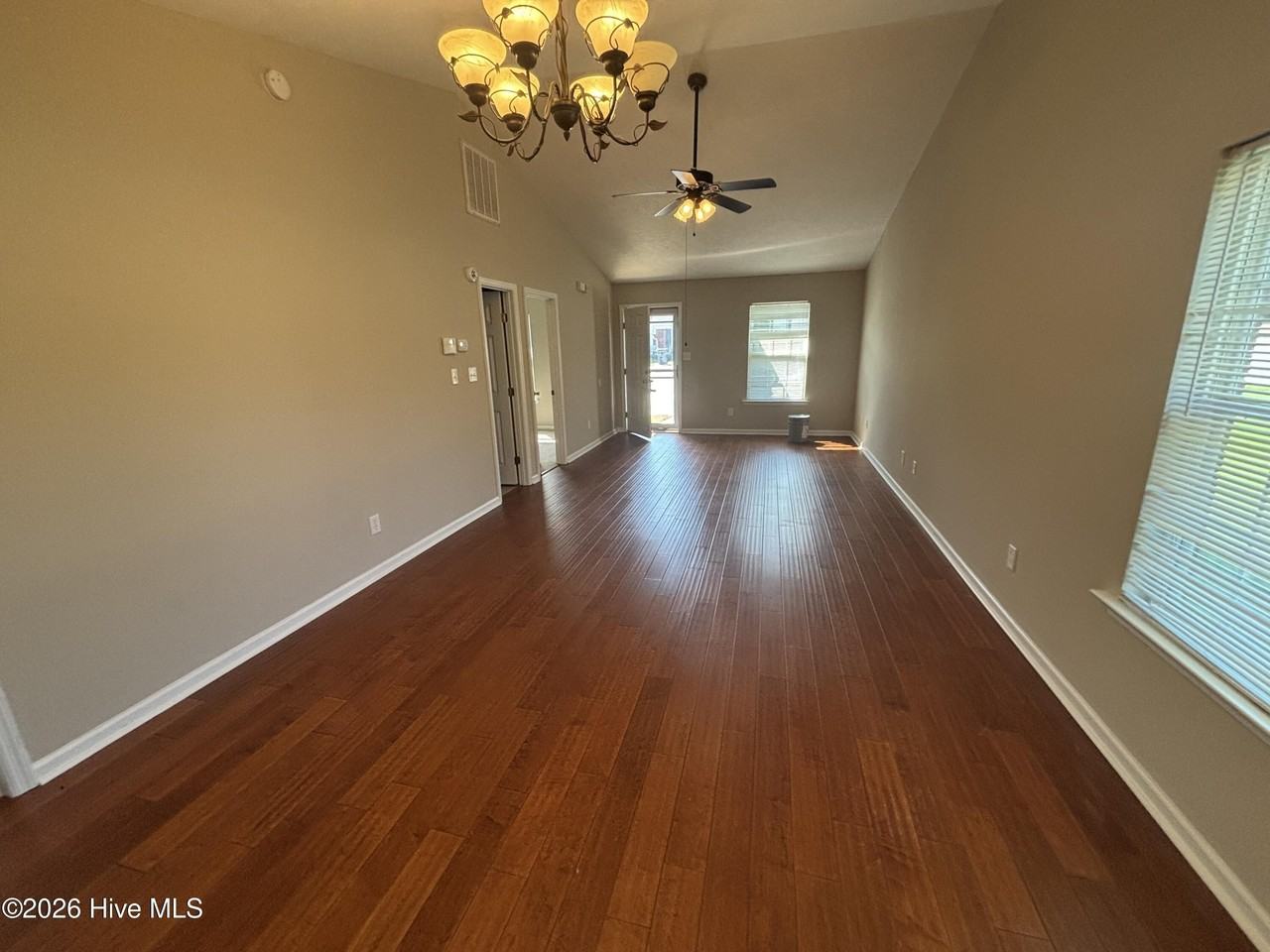 121 Brandimere Dr - Photo 2 of 12